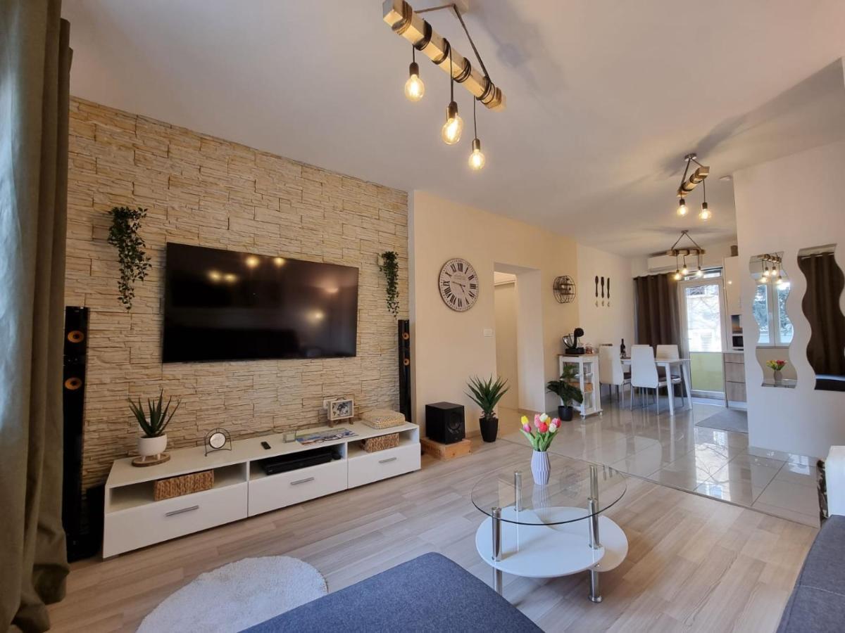 Apartment Lux ซาดาร์ ภายนอก รูปภาพ
